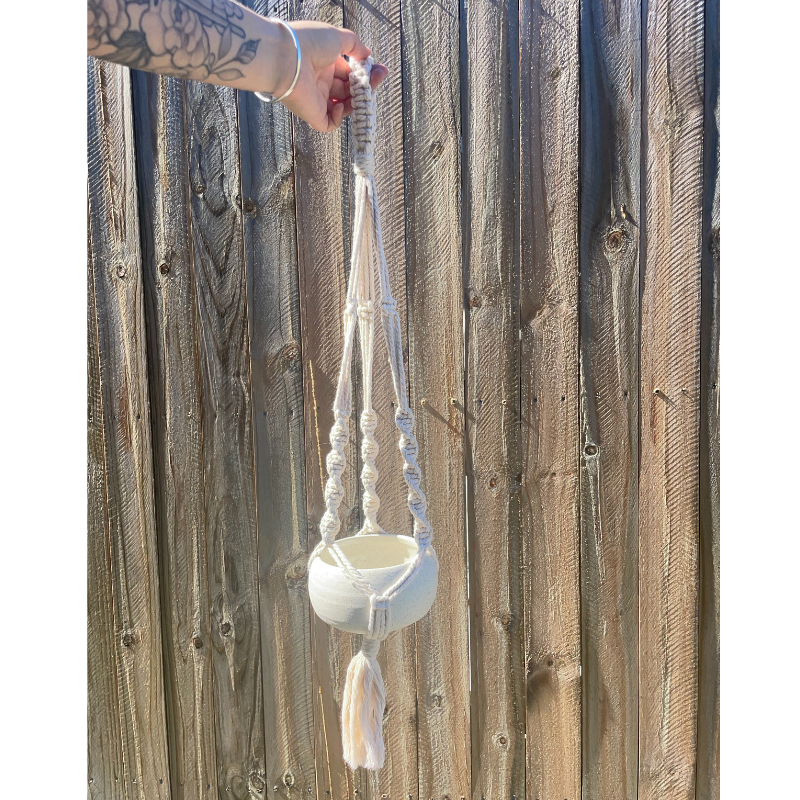 Bubble planter with macrame hanger